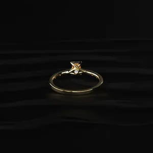 Anillo de Boda con Diamantes de Corte Radiante, Anillo Dorado con Piedras Blancas, Claridad VS, Compre Directamente del Proveedor Indio - Product Image 5