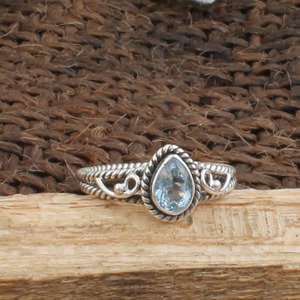 แหวนบลูโทแพซธรรมชาติจากสวิสเซอร์แลนด์ เงินแท้ 925 แหวนพลอยประจำเดือนพฤศจิกายน-ธันวาคม เครื่องประดับสำหรับผู้หญิง ของขวัญสุดพิเศษ - Product Image 1