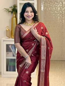 ผ้าซารีไหมบานาราสีเนื้อนุ่มสำหรับงานแต่งงานและงานเทศกาล ขายดี มีจำหน่ายในราคาขายส่งจากซัพพลายเออร์อินเดีย พร้อมเย็บสำเร็จ - Product Image 3