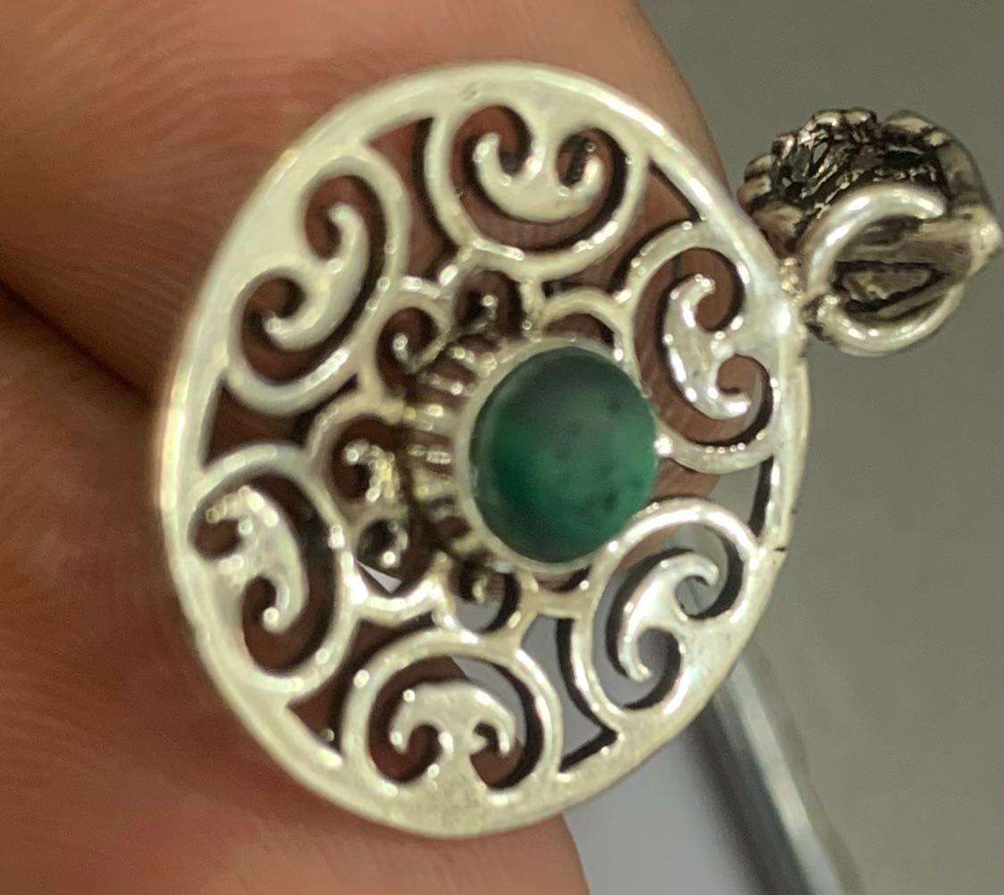 สีเขียว