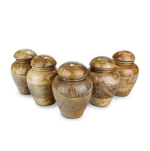 Urna Funeraria Antigua de Madera para Cremación, Recipiente Conmemorativo para Cenizas con Decoración en Madera y Tapa Segura - Product Image 1