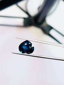Espinela en forma de corazón de calidad AA, sin calentar ni tratar, con un brillo excepcional. Peso: 4.16 ct. Tamaño: 9.0*10.4*6.7 MM - Product Image 2