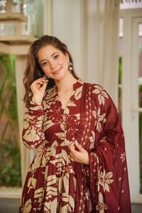 Ensemble ethnique Anarkali Salwar Kameez pour femmes, imprimé numérique floral, longue kurta avec dupatta pour fête et mariage - Product Image 3