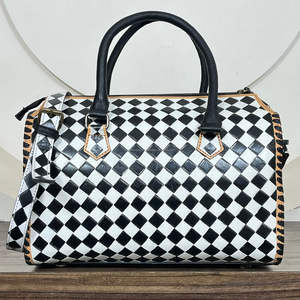Sac de voyage Speedy 15 pouces à carreaux noir et blanc occidental avec concho turquoise, sac de voyage en cuir de vache travaillé à la main pour femmes, sac de voyage de designer - Product Image 5