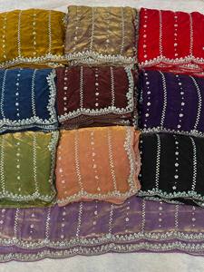 Sari en soie violette avec bordure brodée de perles et chemisier assorti pour les occasions de mariage, sari élégant pour femmes, longueur au sol - Product Image 4