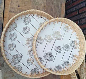 Bandeja Decorativa Moderna de Madera y Resina con Acabado Esmaltado y Diseño Impreso, Artesanía en Madera para Decoración de Restaurantes, Hoteles y Comedores - Product Image 6