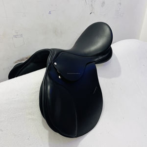 Selle de saut anglaise en cuir véritable de dernière génération, durable et résistante, avec arbre en fibre de verre, fabriquée à la main en Inde, Kanpur - Product Image 4