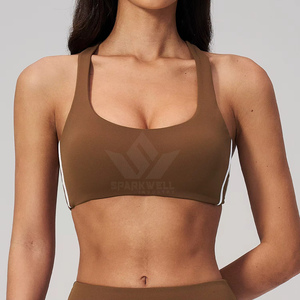 Conjunto de yoga de 3 piezas para mujer, con tirantes cruzados, sujetador deportivo con espalda descubierta en V profundo, pantalones cortos de cintura alta, elásticos y transpirables para gimnasio - Product Image 4