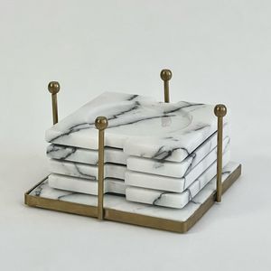 Elegante juego de posavasos cuadrados de mármol diseñado para espacios de comedor contemporáneos y decoración elegante para mesas de café. - Product Image 1