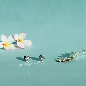 Pendientes de Diamantes Rellenos con Corte Brillante Redondo de 0.80 Quilates, Certificados como Naturales, en Oro de 18k, Regalo Perfecto para Ella en San Valentín - Product Image 1
