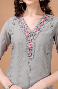 Elegante Conjunto de Kurta de Fiesta Moderno en Seda Chanderi Gris con Intrincado Bordado Schiffli Chikankari y Delicadas Cuentas y Piedras - Product Image 5