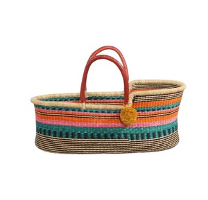 Panier à langer tressé coloré à bandes avec pompons en jonc de mer, assorti à un panier à langer pour enfant en rotin et à des sangles - Product Image 2
