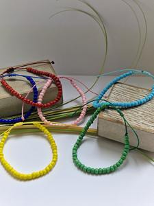 Ensemble de bracelets d'amitié en perles de rocaille faites à la main, colorées, avec breloques, cordon réglable, couleur personnalisée, bijoux minimalistes de luxe unisexes - Product Image 3