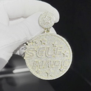 Collar con Colgante de Letra Redonda con Diamantes, Chapado en Rodio, Hecho a Mano, Edición Limitada, para Hombres, Ideal para Fiestas - Product Image 6