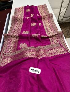 Sari Ruso de Algodón y Seda con Pallu Tejido y Borde Bordado, Borde Intrincado con Tejido Jari y Tejidos Jari Butta - Product Image 3