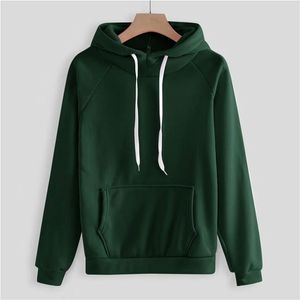 Ensemble de survêtements de jogging personnalisés de haute qualité – Tenue de sport de qualité supérieure pour hommes de la taille Plus, ensemble vert uni - Product Image 2