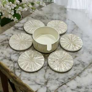 Hermoso Juego de Posavasos Clásicos de Madreperla y Concha, Resistentes al Calor, Ecológicos y de Alta Calidad - Product Image 4