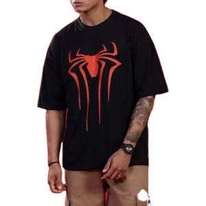 Camisetas con estampado llamativo, hechas con tela transpirable, gráficos modernos y ajuste cómodo para todo el día. - Product Image 3