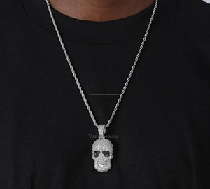 Collier pendentif en laiton plaqué or personnalisable IP avec chaîne 5x1cm Moissanite 60cm 2.4x1cm ODM/OEM Wholesale Supply - Product Image 2