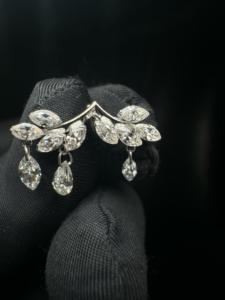 Pendiente de cartílago de oro de 14K con diseño de guirnalda de diamantes, delicado, con forma de rama de hoja, para piercing helix, joyería floral para piercing de cartílago. - Product Image 3