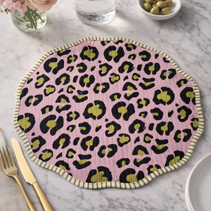 Edredón Moderno Reversible de Algodón Acolchado con Estampado de Leopardo, Lavable a Máquina, Personalizable, Multiforma - Product Image 1