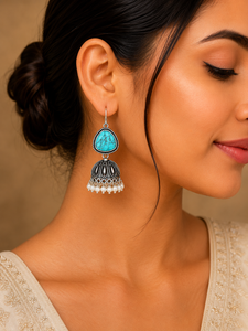 Pendientes Colgantes de Turquesa Hechos a Mano, Disponibles con MOQ |   Pendientes Jhumka de Plata Oxidada Tribal para Mujer - Product Image 2
