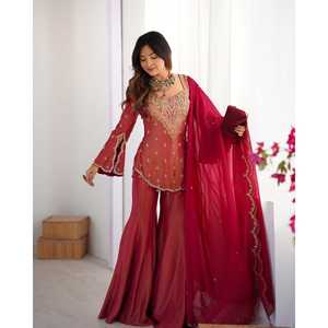 Robe de soirée brodée haut-bas et ensemble Dupatta robes de bal élégantes - Product Image 1