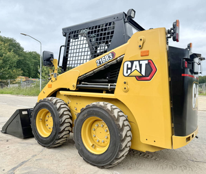 Chargeuse compacte sur chenilles Caterpillar 216B3, moteur diesel, godet inclus, idéale pour les travaux agricoles, l'aménagement paysager et les levages. - Product Image 1