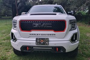 GMC 1500 Harley-Davidson Edición 4x4 2021 Usada en Excelentes Condiciones - Product Image 2