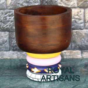 Tazón de Madera Premium para Chocolate con Cascanueces – Tazón para Servir Pintado a Mano con Logotipo Personalizado - Product Image 3
