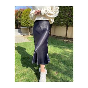 Gonna in raso nero da donna
