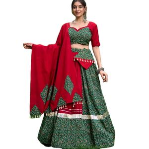Dernier Designer Pur Coton Imprimé Miroir Travail Lehenga Choli Par Fab Zone - Product Image 1