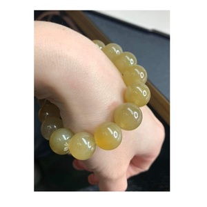 Elegante Brazalete de Resina Hecho a Mano con Acabado Brillante, Joyería Contemporánea, Regalo para Mujer, Colección Boutique - Product Image 1