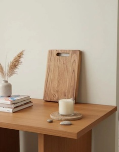 Tabla de cortar redonda de madera premium con ranura para jugos, construcción gruesa y resistente, apta para cuchillos, para cortar, servir y preparar en la cocina. - Product Image 6