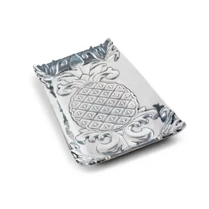 Plateau décoratif rectangulaire en métal avec motif ananas gravé, thème fruit traditionnel pour la décoration intérieure - Product Image 1