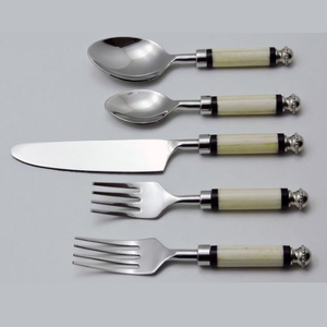 Juego de Cubiertos Vintage con Mango de Bambú, 5 Piezas, con Acabado Pulido Espejo, Diseño Duradero - Product Image 3