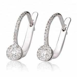 Deslumbrantes Pendientes de Diamantes Chapados en Oro con Cierre de Seguridad Inglés, Corte Brillante, Certificados por IGI, Oro de 18 Quilates, Modernos, Unisex, para Fiestas - Product Image 1