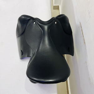 Selle de saut anglaise en cuir véritable de dernière génération, durable et résistante, avec arbre en fibre de verre, fabriquée à la main en Inde, Kanpur - Product Image 2