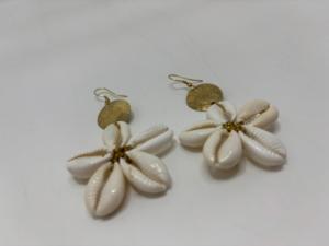 Pendientes de Concha de Cauri Natural, Joyería Artesanal Bohemia - Product Image 4