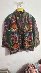 Veste en coton biologique brodée à la main de style Suzani, avec fonction de séchage rapide, style bohème, vêtements durables pour l'hiver/l'automne - Product Image 2