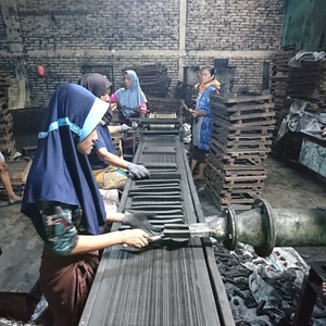 ถ่านกะลามะพร้าวแท้ 100% สไตล์คลาสสิก เป็นมิตรต่อสิ่งแวดล้อม ทนทาน สำหรับบารากุและบาร์บีคิว จากอินโดนีเซีย - Product Image 5