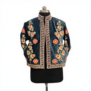 Chaqueta corta de invierno para mujer, de terciopelo, bordada a mano |   Abrigo Informal de Diseñador sin Cierre - Product Image 1