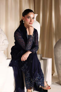 Robe Traditionnelle Grise en Soie Brodé de Perles pour Mariage, Style Indien et Pakistanais, Idéale pour Tenue de Soirée 2026 - Product Image 5