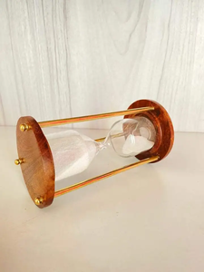 Sablier en bois et laiton avec sable blanc, décoration nautique antique, minuteur pour le thé, l'exercice et l'aménagement intérieur - Product Image 3
