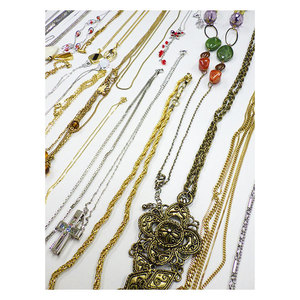 Collar de Cadena de Moda para Mujer, 50 Artículos Surtidos de Eslabones con Dijes Usados de China, Excelente Calidad, Precios Atractivos - Product Image 1