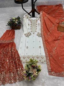 Kurta en coton blanc brodé avec dupatta et jupe orange, tenue ethnique traditionnelle indienne et pakistanaise pour femmes, longueur au sol. - Product Image 5