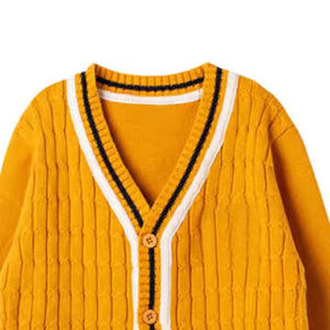 Cardigan en tricot pour homme à col en V, couleur unie, manches longues, coupe classique, jaune avec bordure blanche et noire - Product Image 3