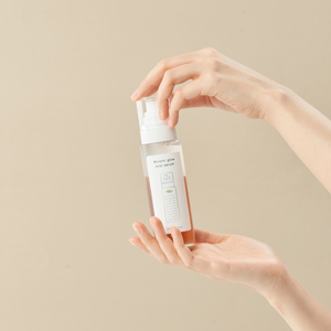 Sérum hydratant éclatant en spray de marque coréenne 20% Huile de Houttuynia Cordata pour le visage, apaisant et hydratant, pour femmes - Product Image 1