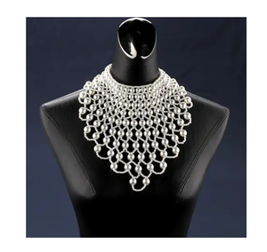 Collier de perles blanches au design magnifique, idéal pour les cadeaux d'anniversaire, collier de perles à porter sur l'épaule - Product Image 1