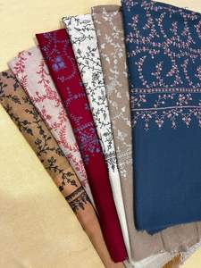 Bufanda de lana para hombre, bordada a mano, diseño de puntos rojos, suave, color crema, cálida, formal, informal, ideal para regalo, venta al por mayor - Product Image 5